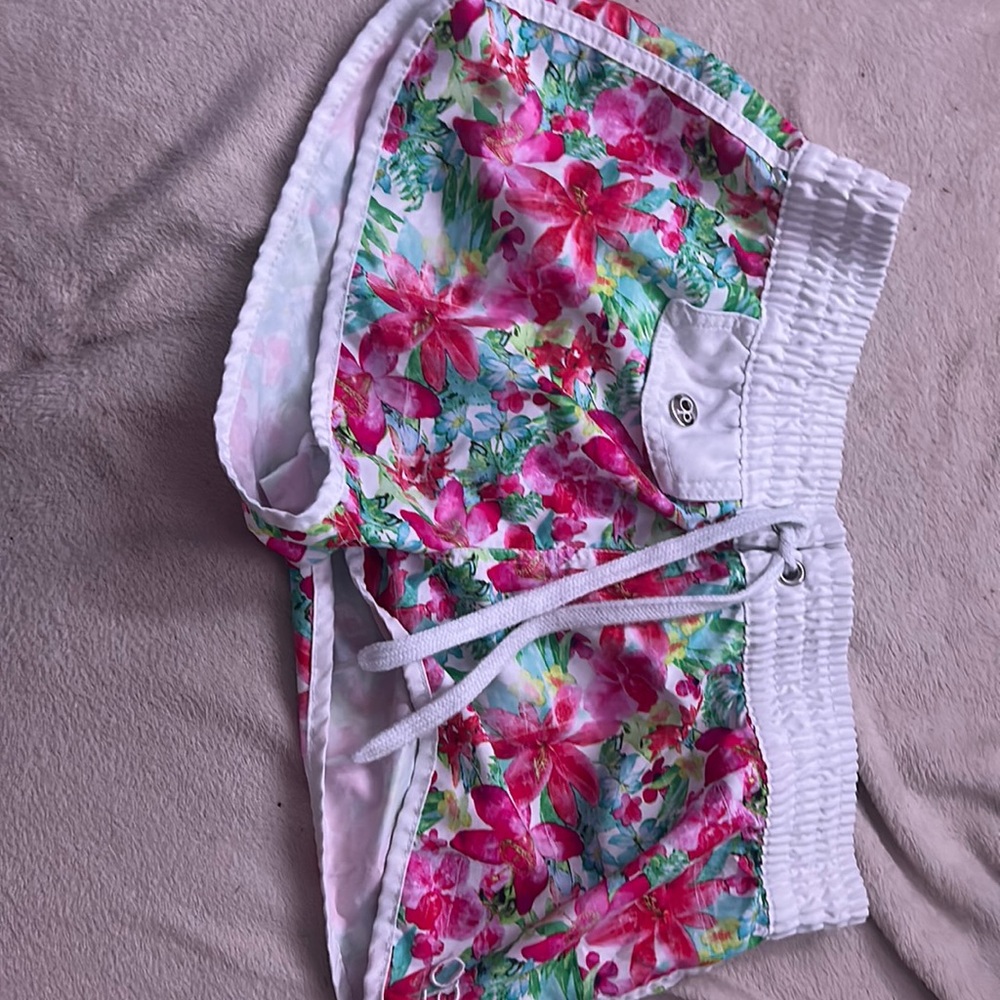 Flower patterns shorts low rise light weight